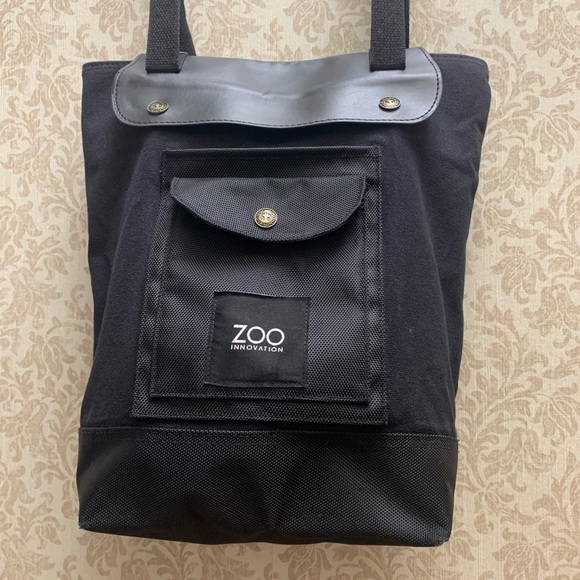 Zoo Innovation Handbags - Zoo Innovation Black Tote Bag